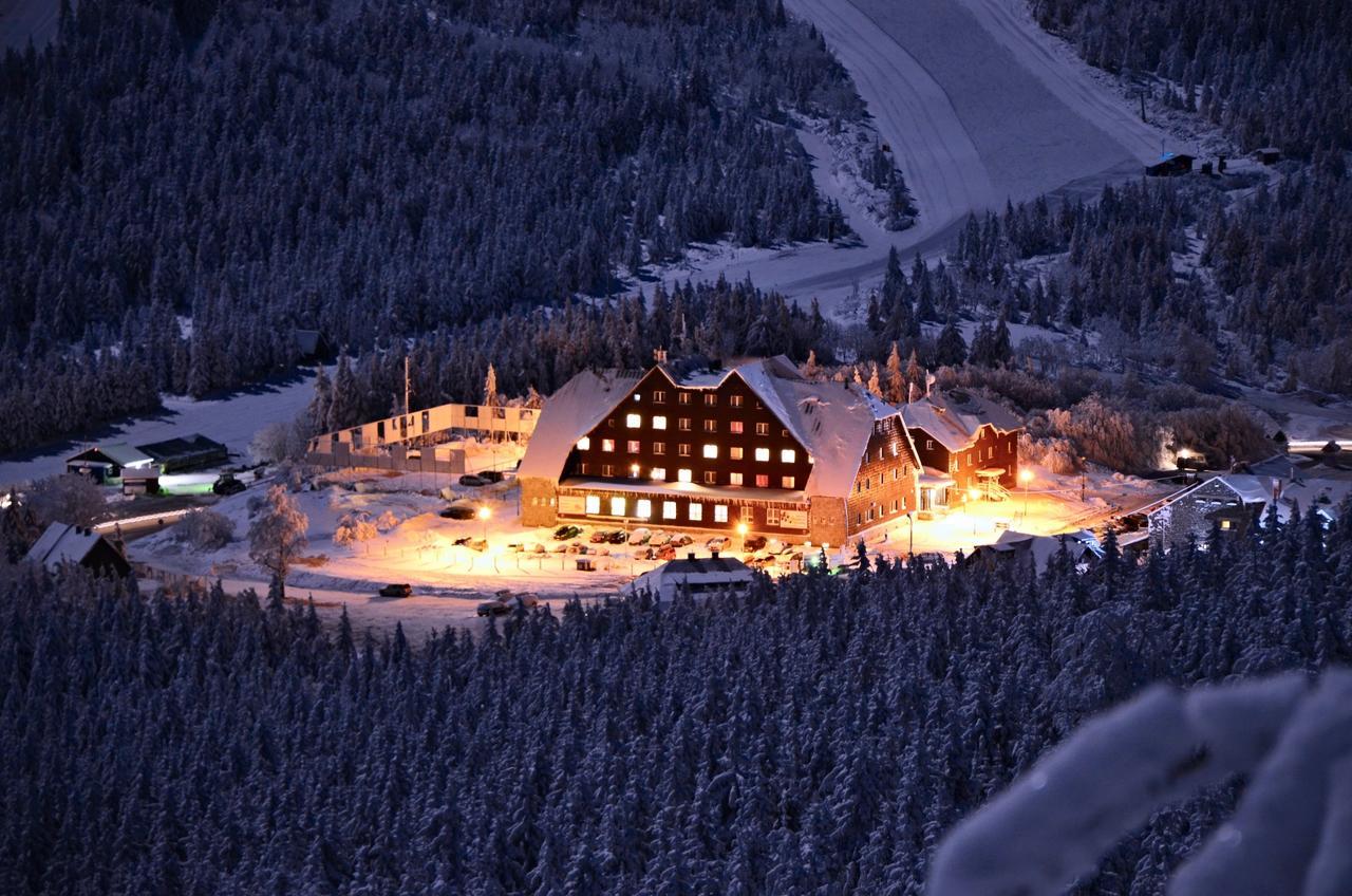 Hotel Cervenohorske Sedlo Лоучна-над-Десноу Экстерьер фото